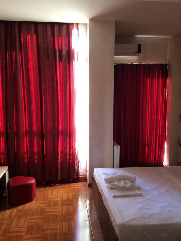 Visit Hotel Tbilisi Exterior photo