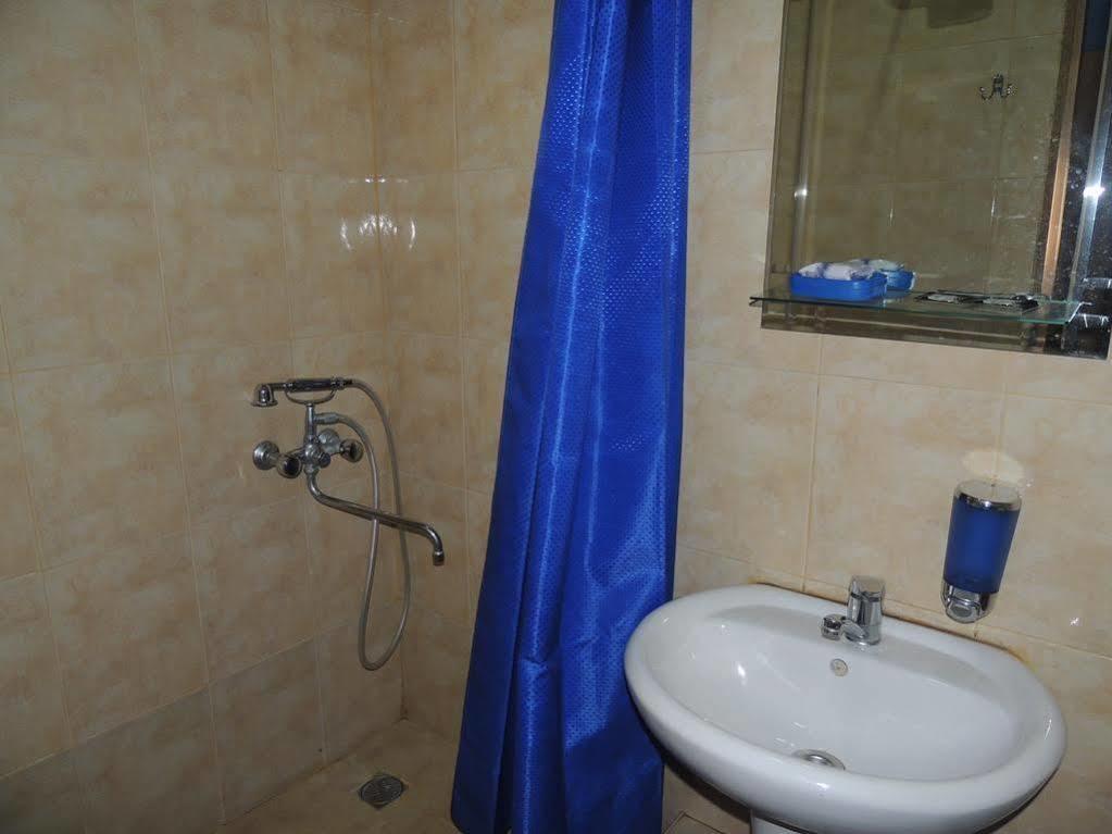Visit Hotel Tbilisi Exterior photo
