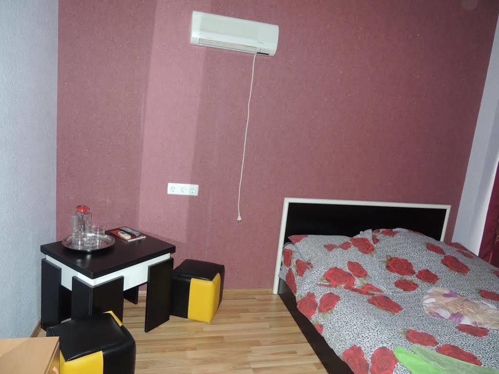 Visit Hotel Tbilisi Exterior photo